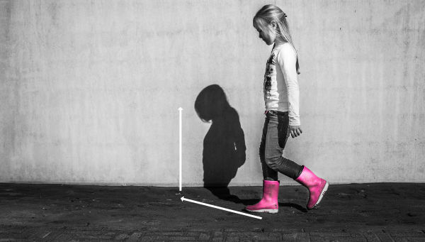 6-painting-interesting-shadows-change-shape cast shadows contort to the shape they are falling on
